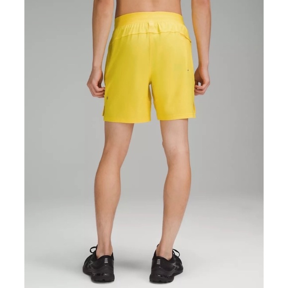 Lululemon License to Train Linerless Shorts 7” Yellow Sz Medium - Picture 2 of 10